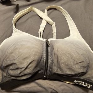 38DD VS Sports bra